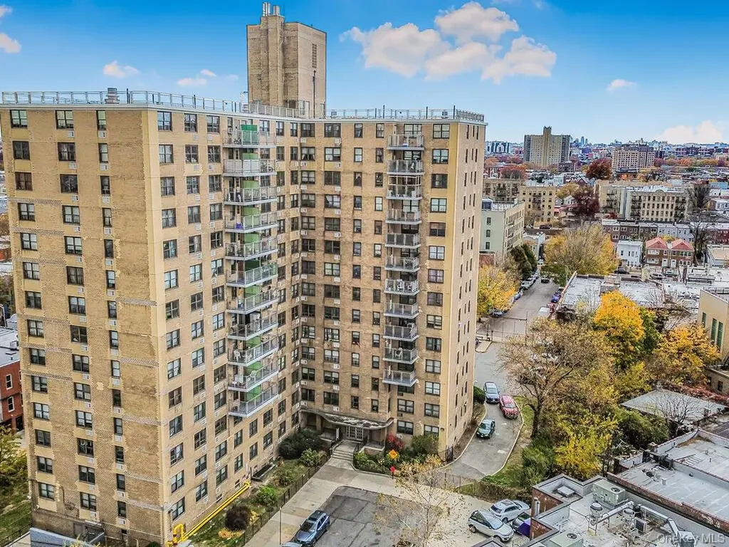 1966 Newbold Bronx NY 10472
