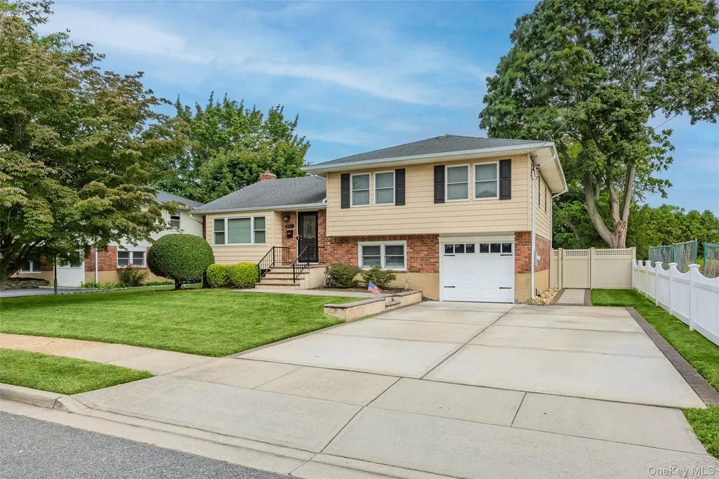114 Spruce Avenue Bethpage NY 11714