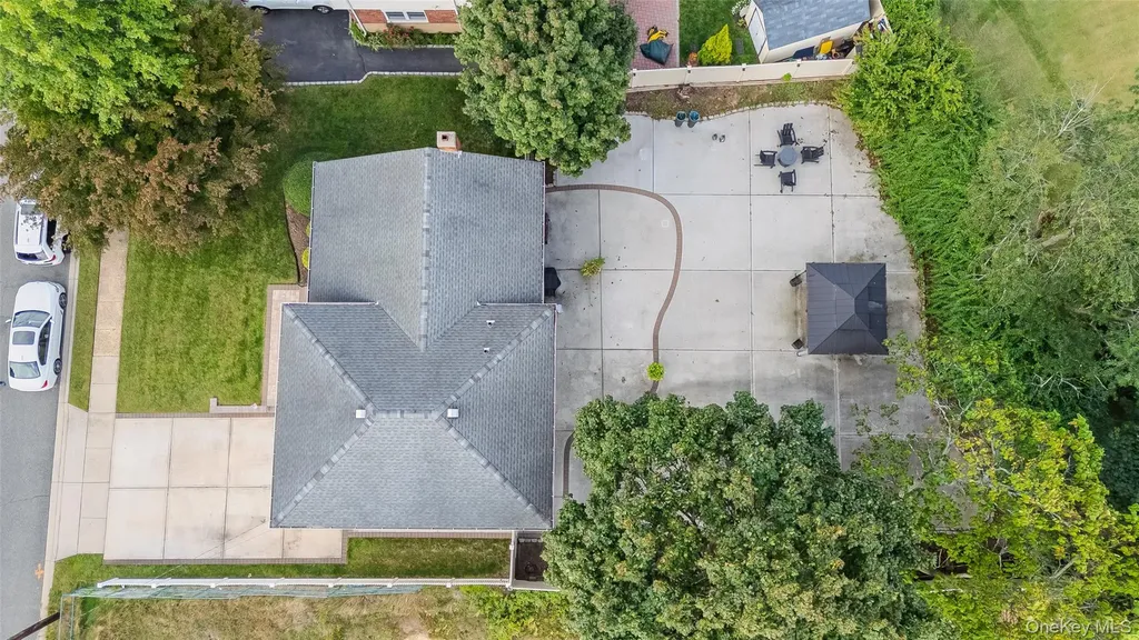 114 Spruce Avenue Bethpage NY 11714