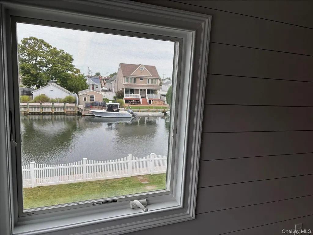 65 Jefferson Place Massapequa NY 11758