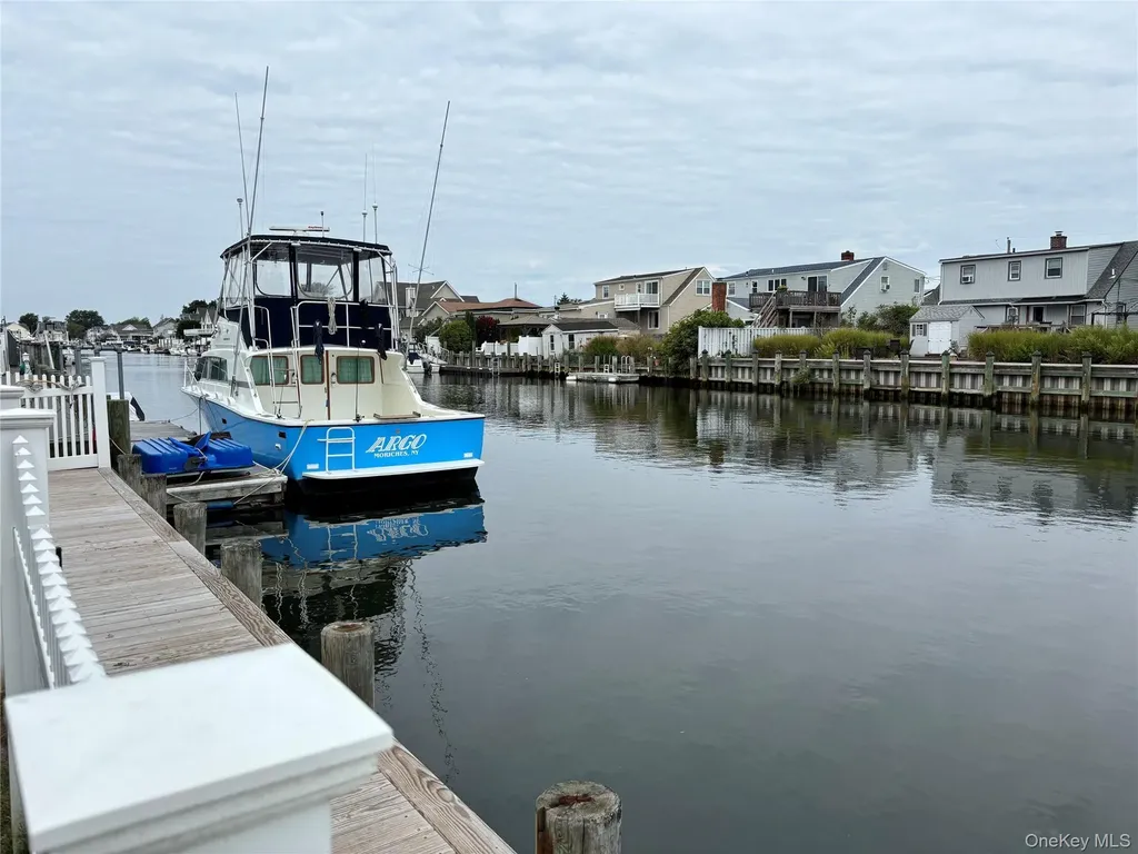 65 Jefferson Place Massapequa NY 11758