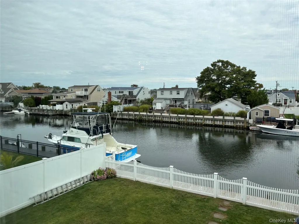 65 Jefferson Place Massapequa NY 11758