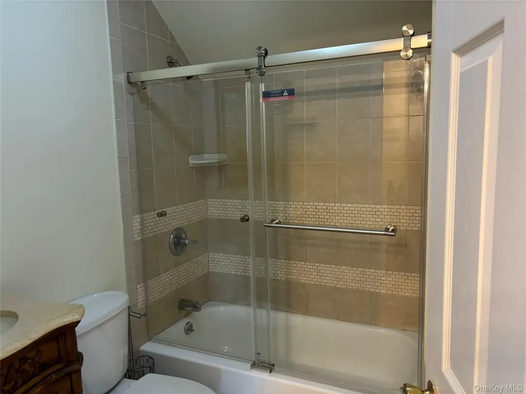 65 Jefferson Place Massapequa NY 11758