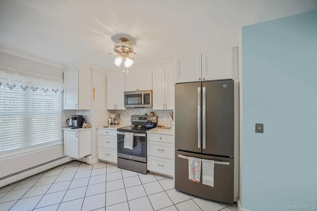 11 Patrick Lane Ridge NY 11961
