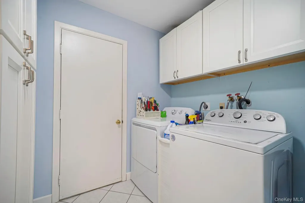 11 Patrick Lane Ridge NY 11961