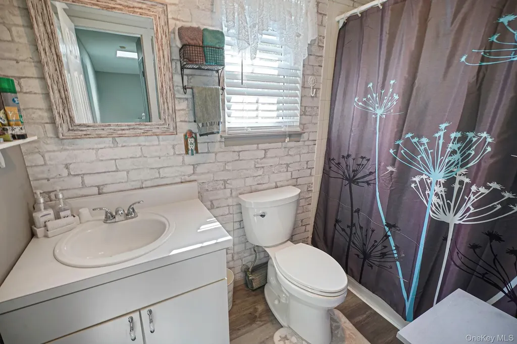 11 Patrick Lane Ridge NY 11961