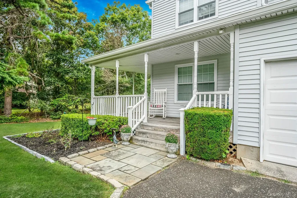 11 Patrick Lane Ridge NY 11961