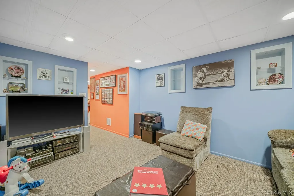11 Patrick Lane Ridge NY 11961