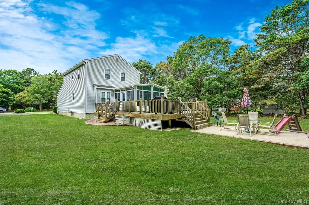 11 Patrick Lane Ridge NY 11961