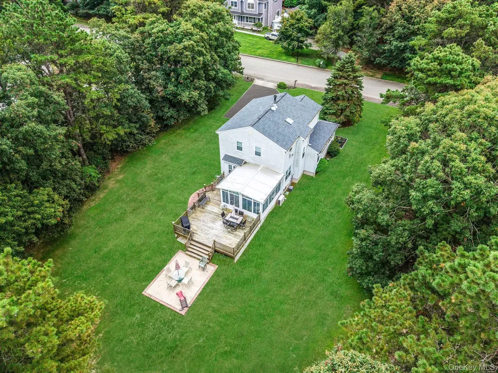 11 Patrick Lane Ridge NY 11961