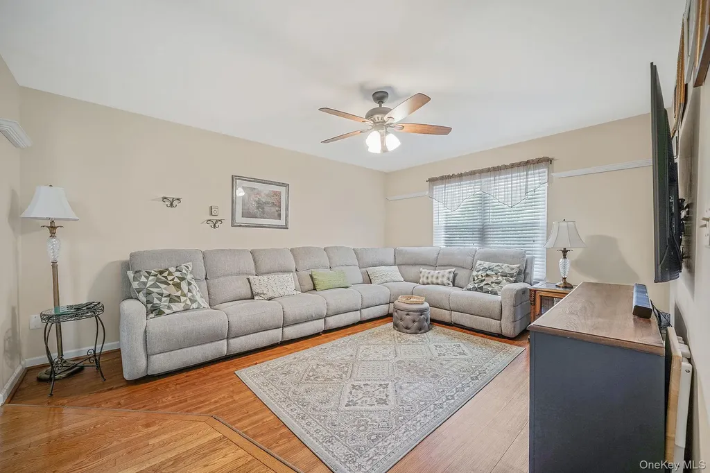 11 Patrick Lane Ridge NY 11961