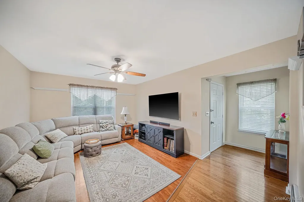 11 Patrick Lane Ridge NY 11961