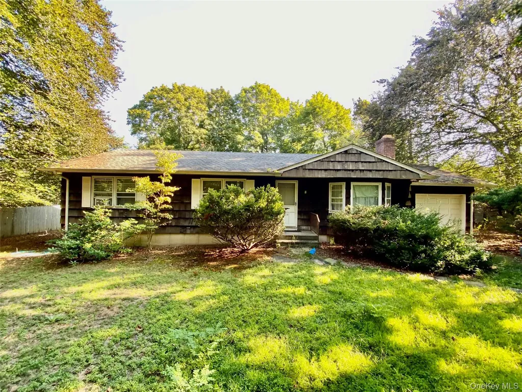 210 Spring Lane Peconic NY 11958