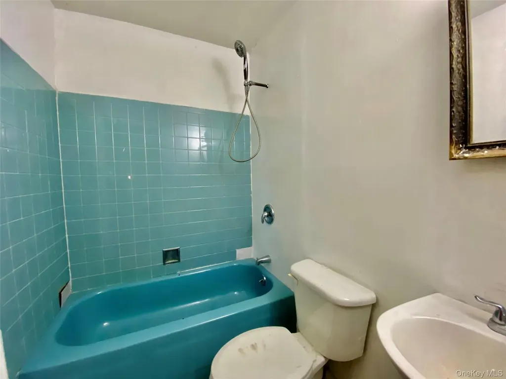 210 Spring Lane Peconic NY 11958