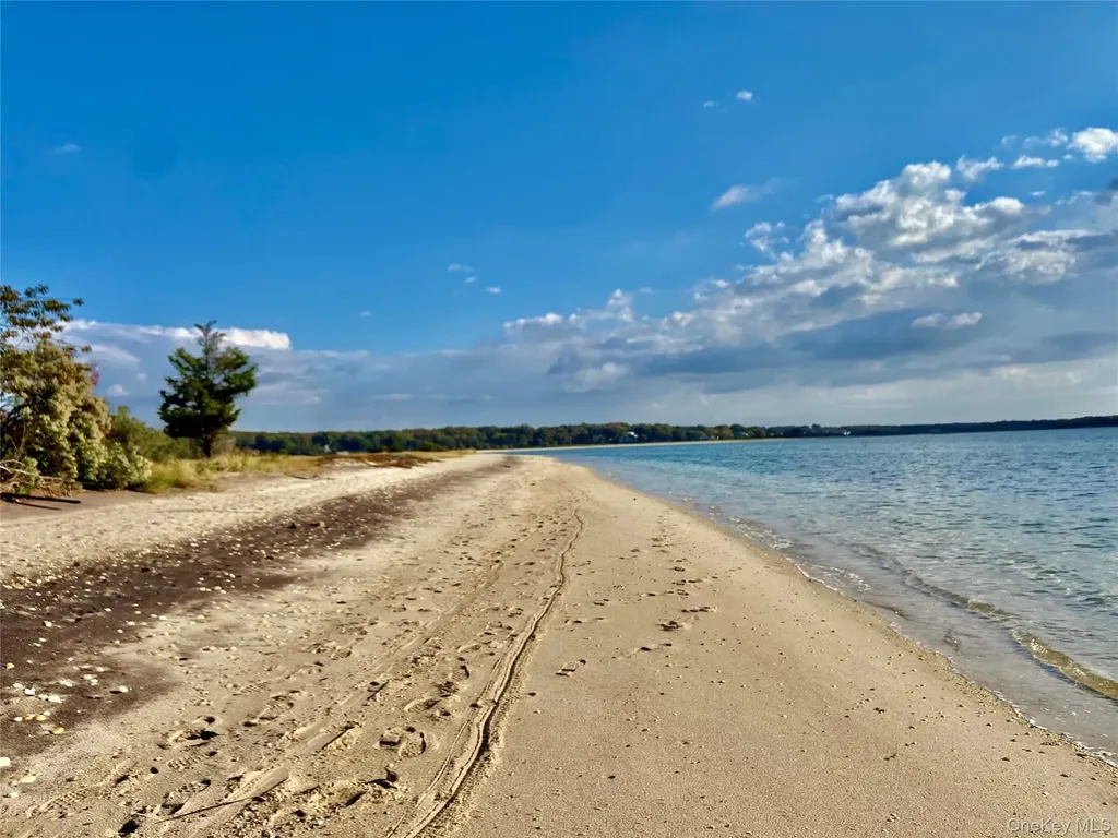 210 Spring Lane Peconic NY 11958