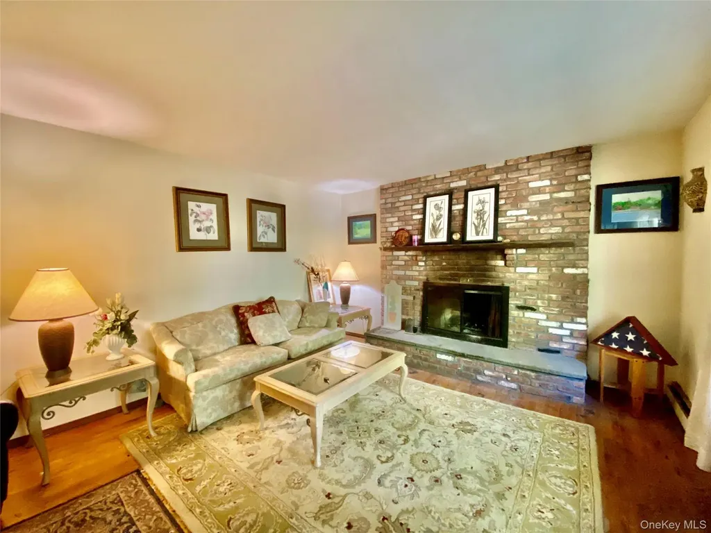 210 Spring Lane Peconic NY 11958