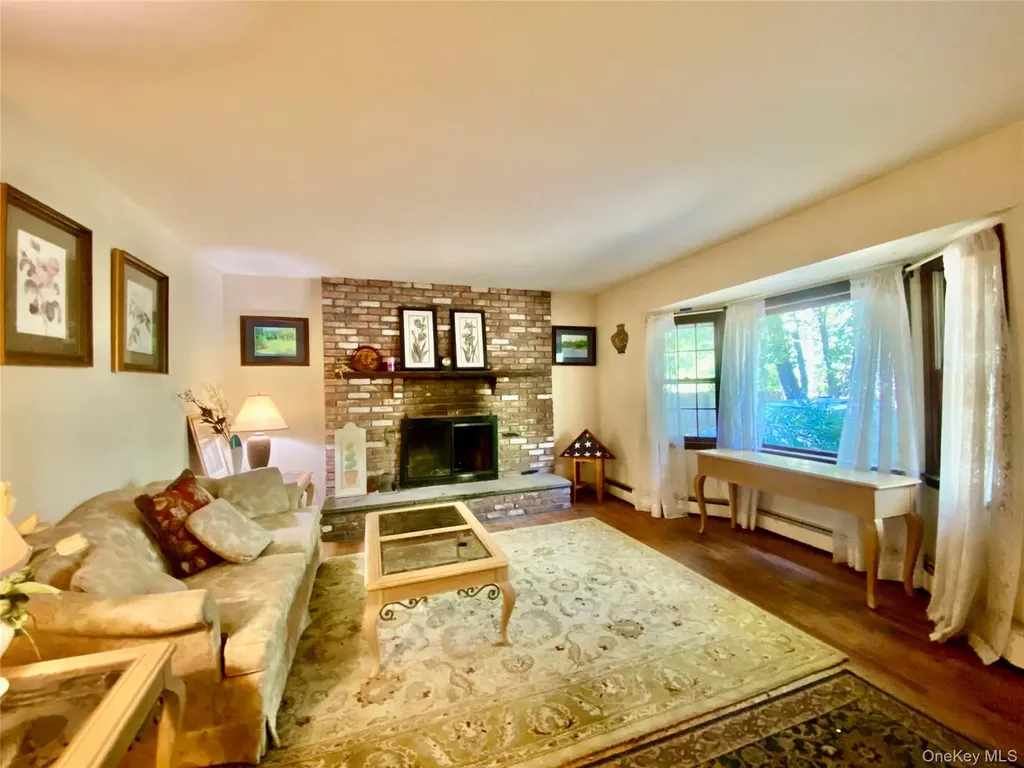 210 Spring Lane Peconic NY 11958