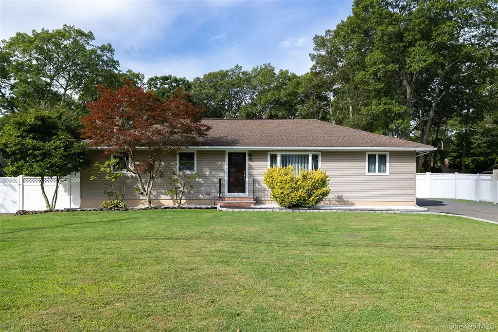 44 Juniper Avenue Ronkonkoma NY 11779