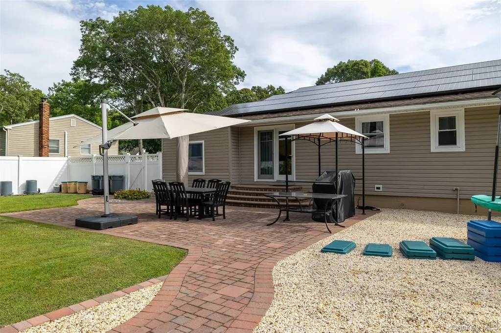 44 Juniper Avenue Ronkonkoma NY 11779
