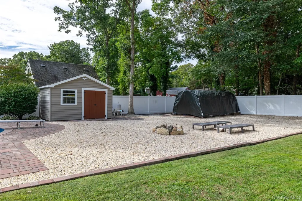 44 Juniper Avenue Ronkonkoma NY 11779
