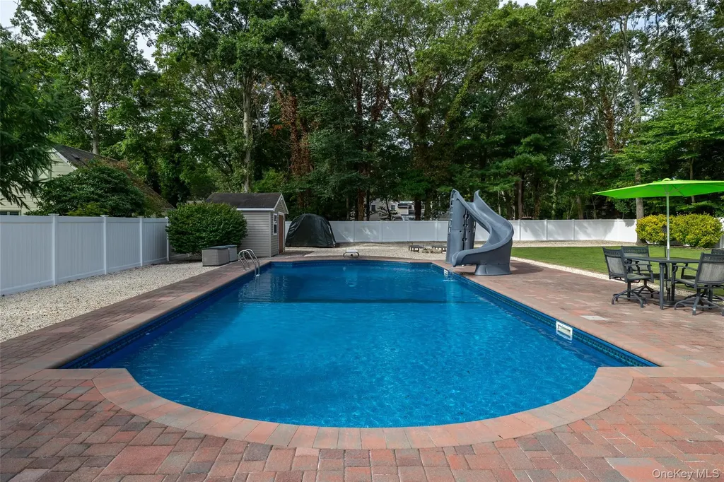 44 Juniper Avenue Ronkonkoma NY 11779