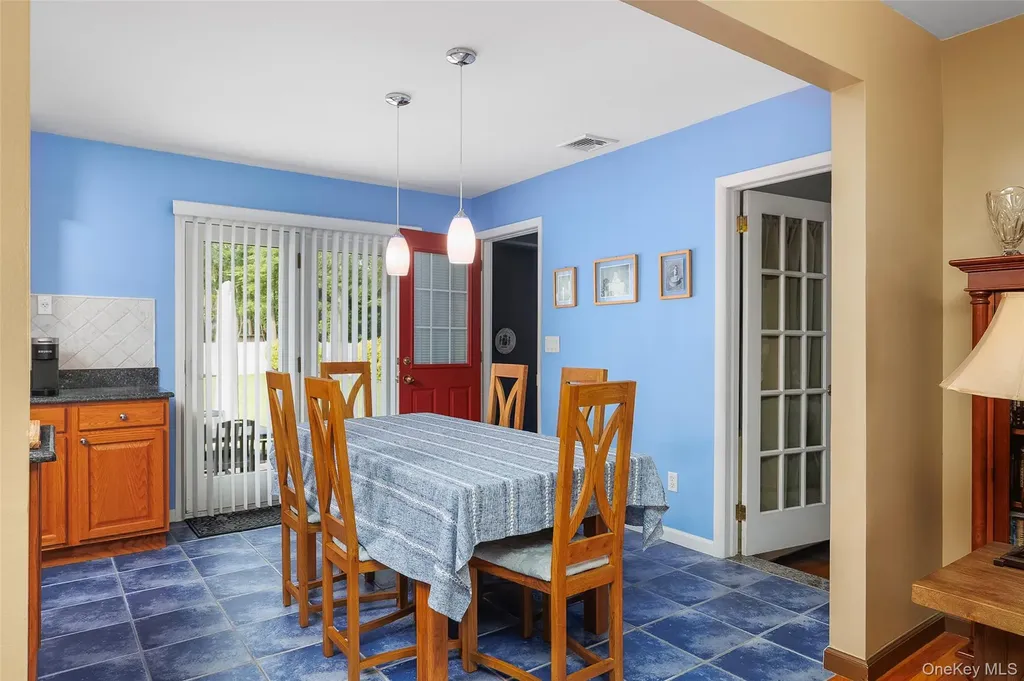 44 Juniper Avenue Ronkonkoma NY 11779