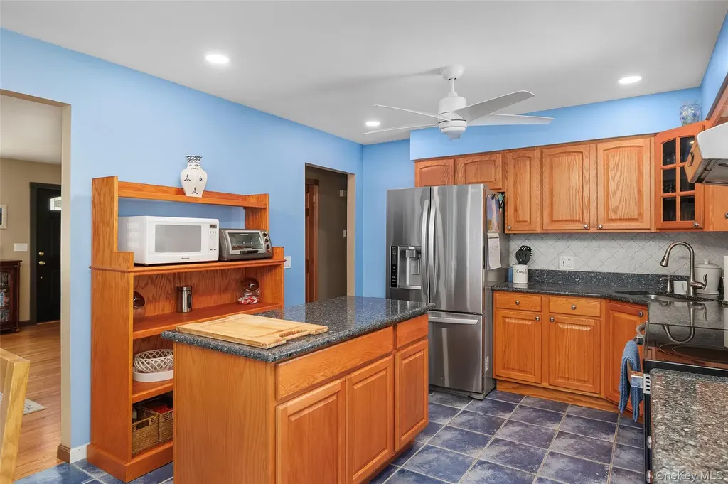 44 Juniper Avenue Ronkonkoma NY 11779