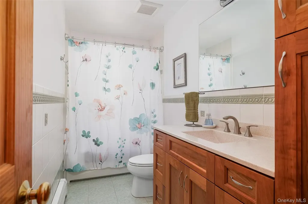 44 Juniper Avenue Ronkonkoma NY 11779