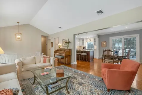 62 Whitson Road Briarcliff Manor NY 10510