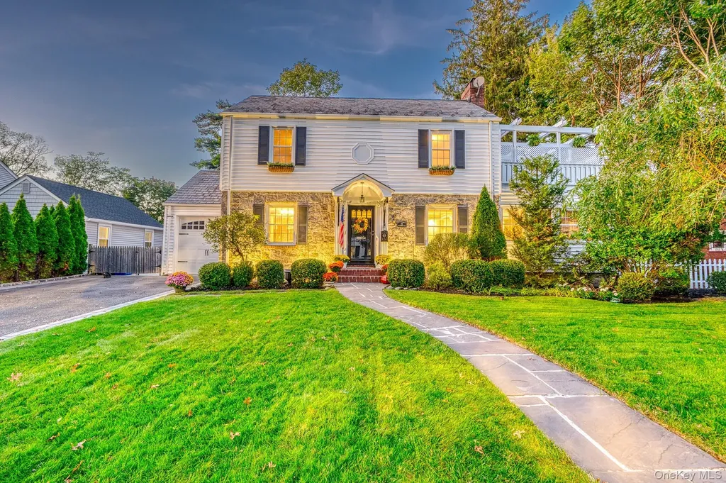 25 Greystone Road Rockville Centre NY 11570