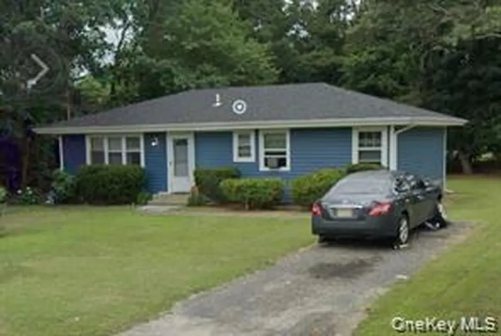 30 Carver Boulevard Bellport NY 11713