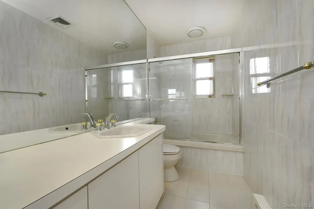 42 Amherst Drive Massapequa NY 11758