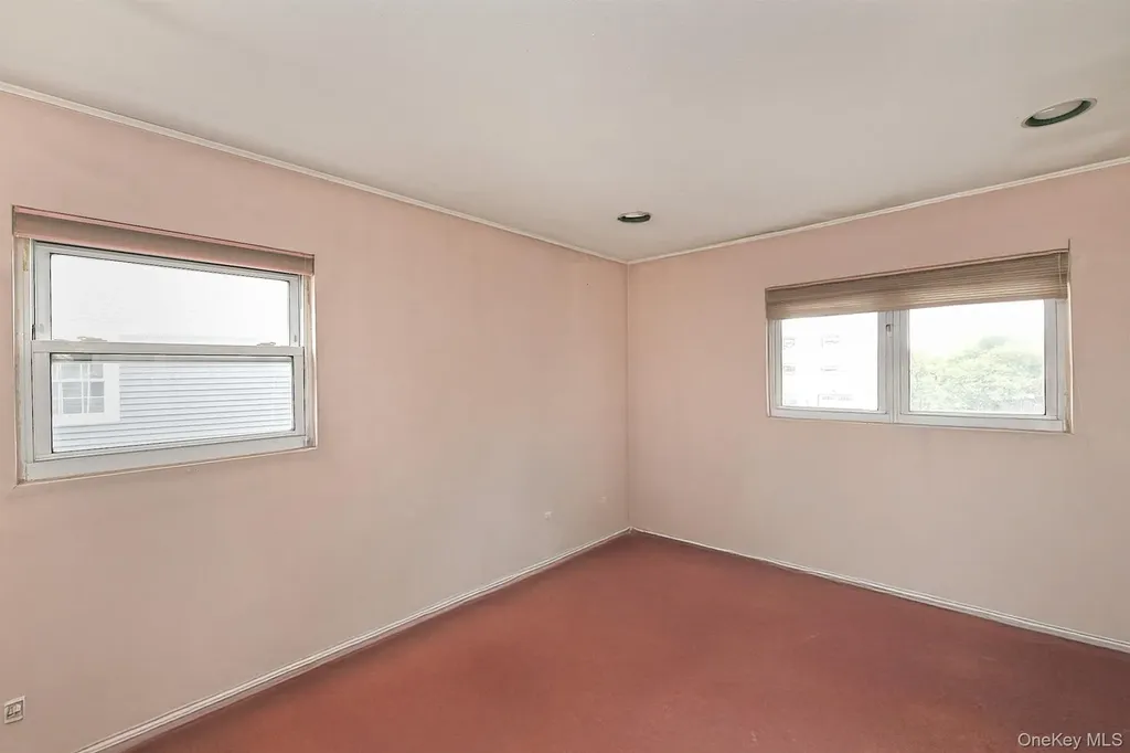 42 Amherst Drive Massapequa NY 11758