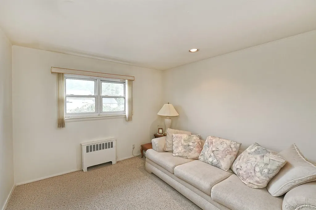 42 Amherst Drive Massapequa NY 11758