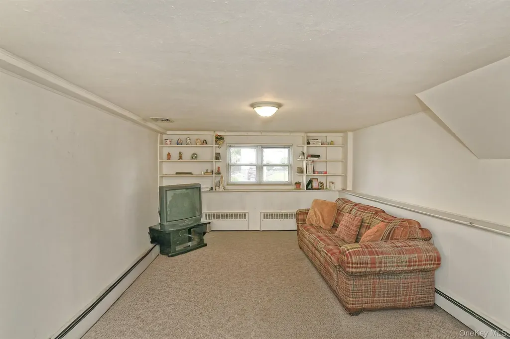 42 Amherst Drive Massapequa NY 11758