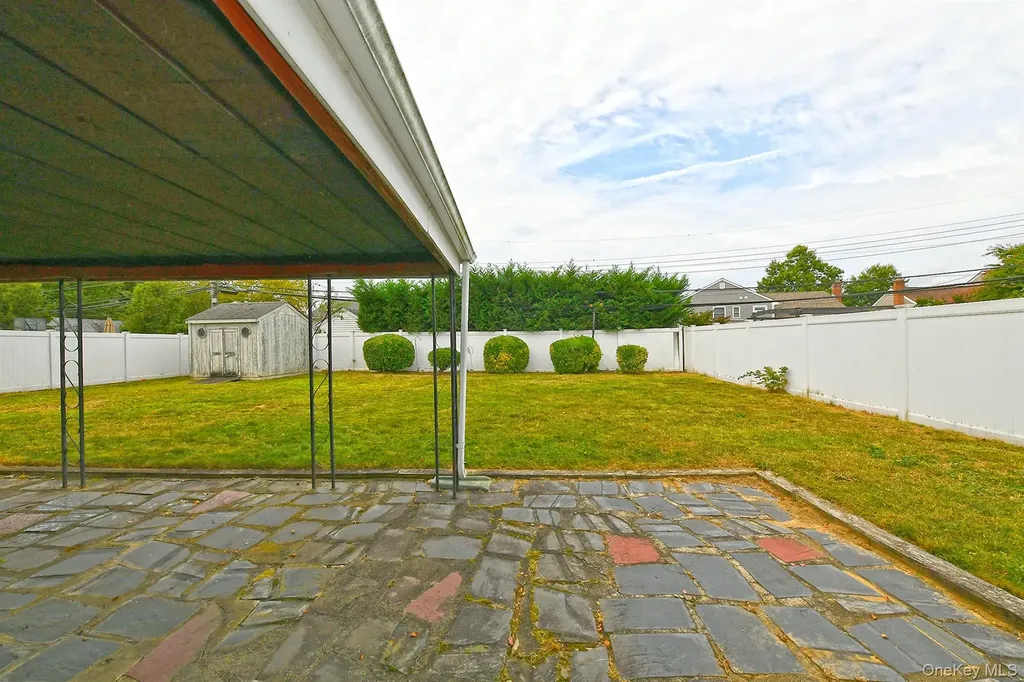 42 Amherst Drive Massapequa NY 11758