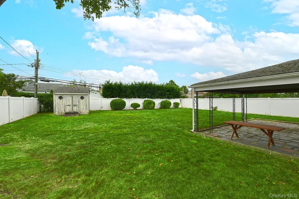 42 Amherst Drive Massapequa NY 11758