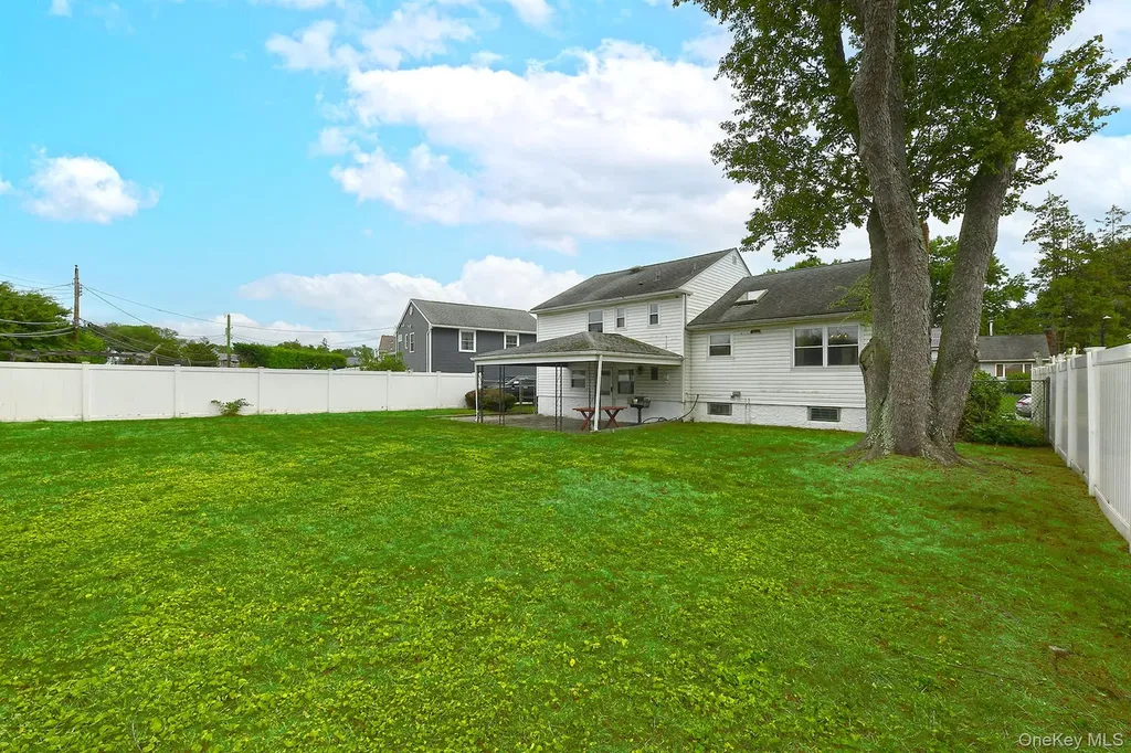 42 Amherst Drive Massapequa NY 11758