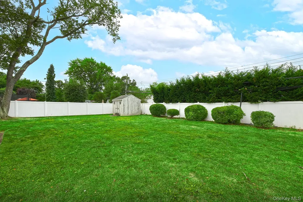 42 Amherst Drive Massapequa NY 11758