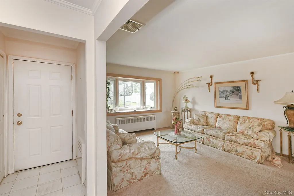 42 Amherst Drive Massapequa NY 11758