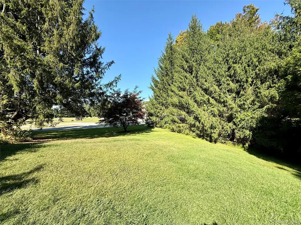 17 Romans Road Hyde Park NY 12538