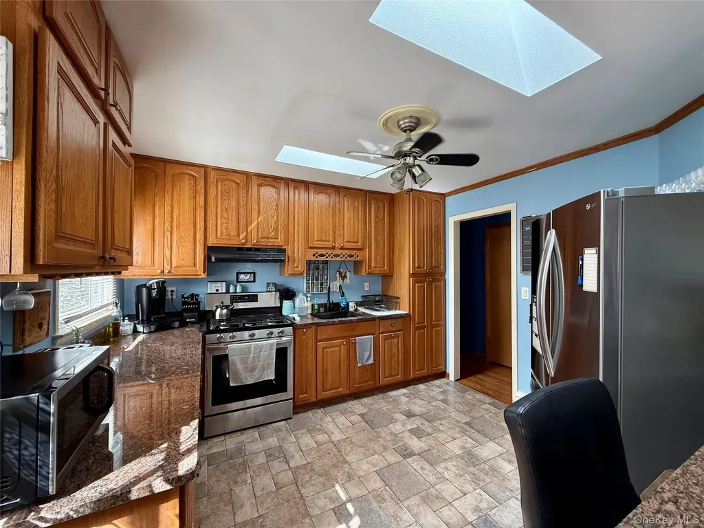 17 Romans Road Hyde Park NY 12538