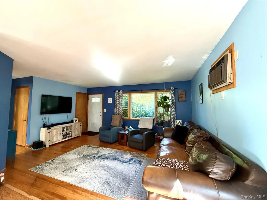 17 Romans Road Hyde Park NY 12538