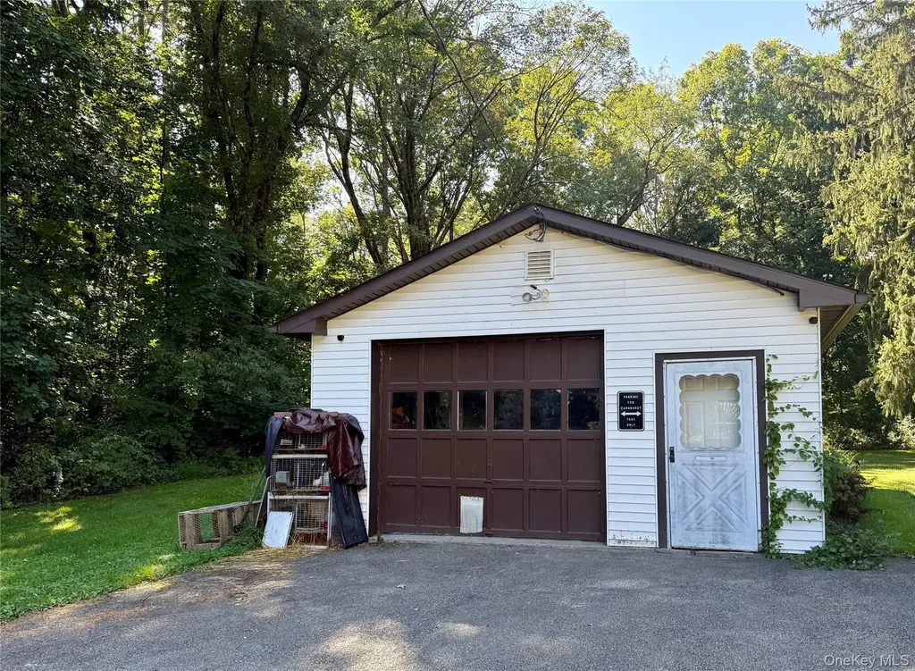 17 Romans Road Hyde Park NY 12538