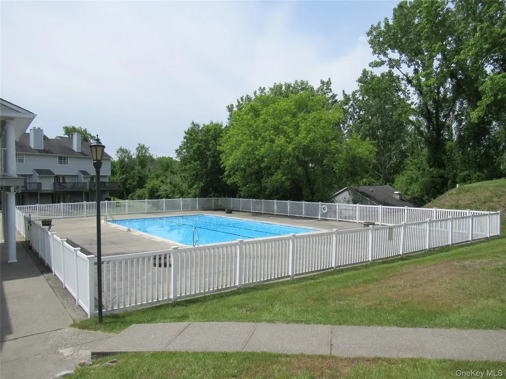 23 Juniper Lane Pawling NY 12564