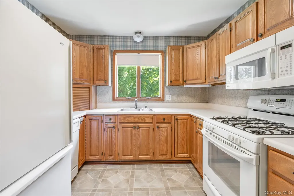 16 Reno Road Poughkeepsie NY 12603