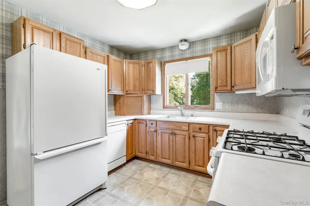 16 Reno Road Poughkeepsie NY 12603