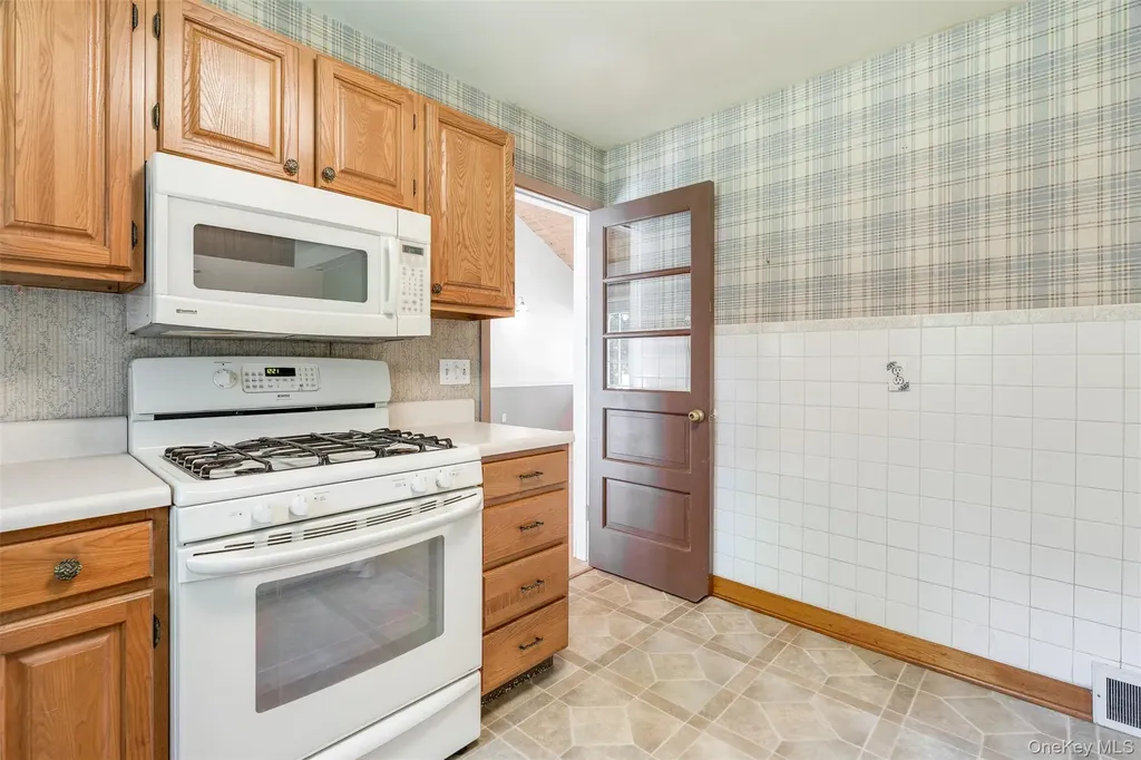 16 Reno Road Poughkeepsie NY 12603