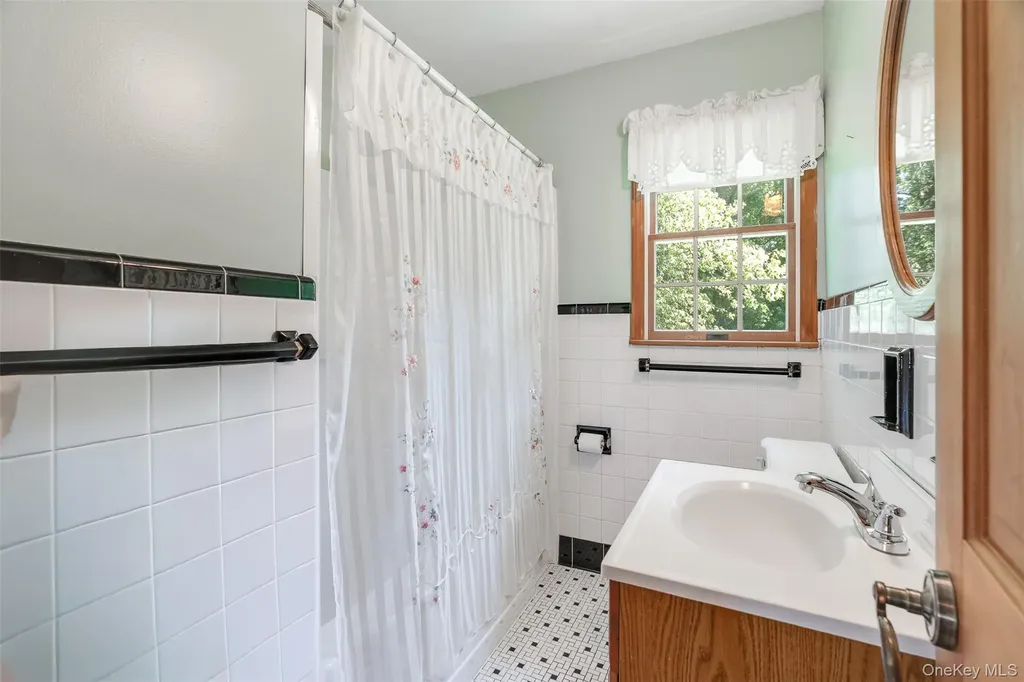 16 Reno Road Poughkeepsie NY 12603