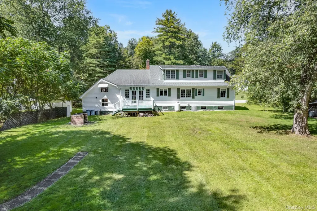 16 Reno Road Poughkeepsie NY 12603